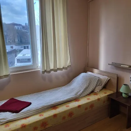 East Gate Guest בית הארחה